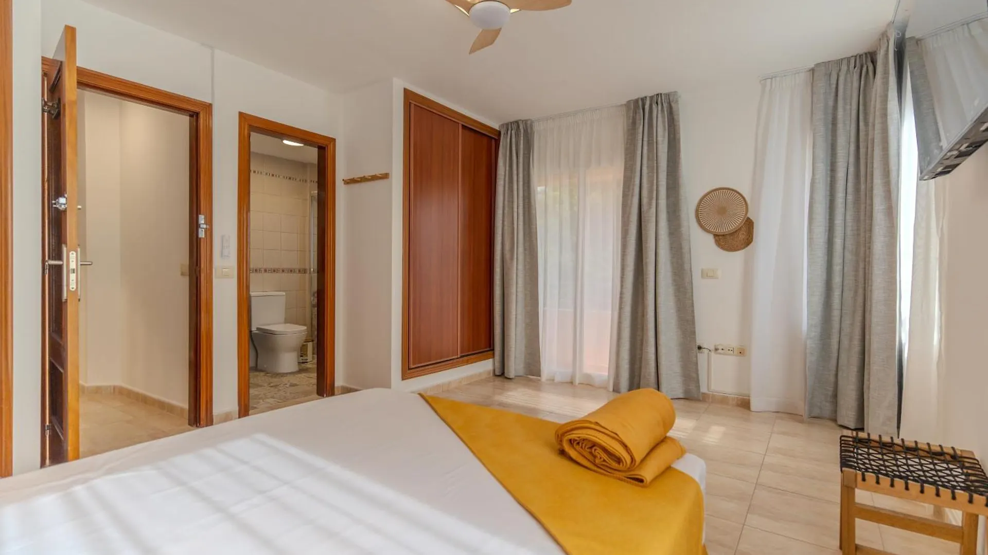 Rooms City San Isidro  Guest house